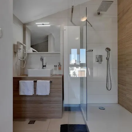 Eaglestone - Isolated Location That Offers Peace And Tranquility * Makarska