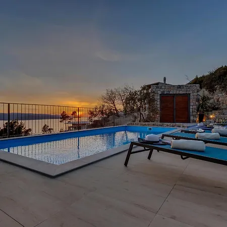 Eaglestone - Isolated Location That Offers Peace And Tranquility Vila