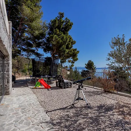 Villa Eaglestone - Isolated Location That Offers Peace And Tranquility *