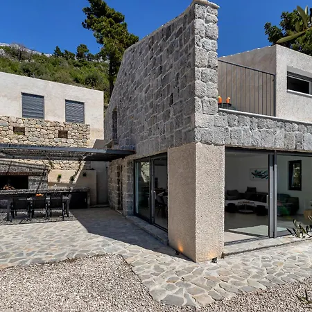 Villa Eaglestone - Isolated Location That Offers Peace And Tranquility *