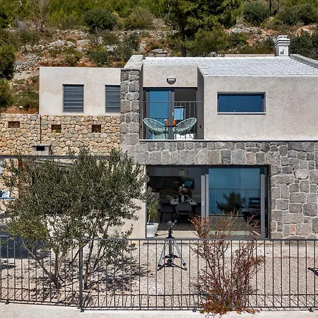 Eaglestone - Isolated Location That Offers Peace And Tranquility Villa Makarska
