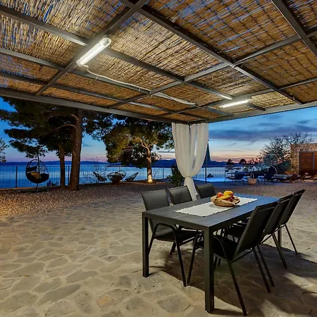 Eaglestone - Isolated Location That Offers Peace And Tranquility Makarska