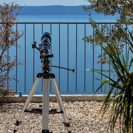 Villa Eaglestone - Isolated Location That Offers Peace And Tranquility