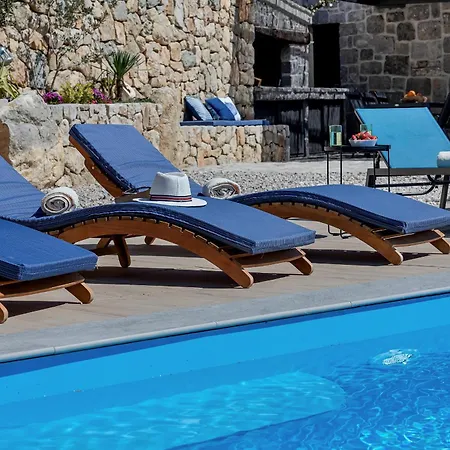Villa Eaglestone - Isolated Location That Offers Peace And Tranquility *